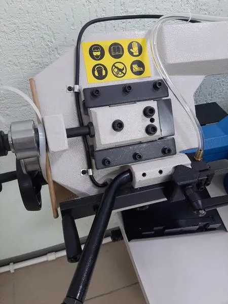 Ленточнопильный станок для резки металла MetalTec BS 170 FHE (220 V) Ленточнопильный станок для резки металла MetalTec BS 170 FHE (220 V)
