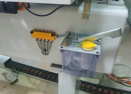 Фрезерный станок с ЧПУ LTT-1813 Фрезерный станок с ЧПУ LTT-1813