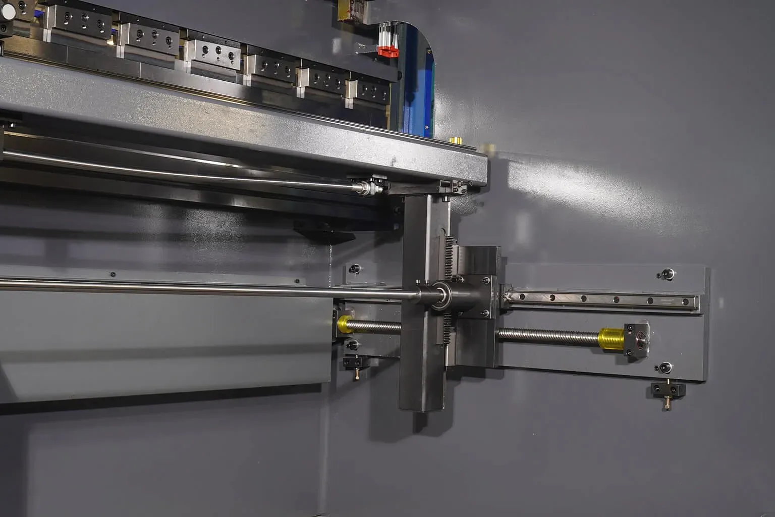 MetalTec HBC 90/2500 4+1 ЧПУ МТ-15 Листогибочный пресс с ЧПУ MetalTec HBC 90/2500 4+1 ЧПУ МТ-15 Листогибочный пресс с ЧПУ