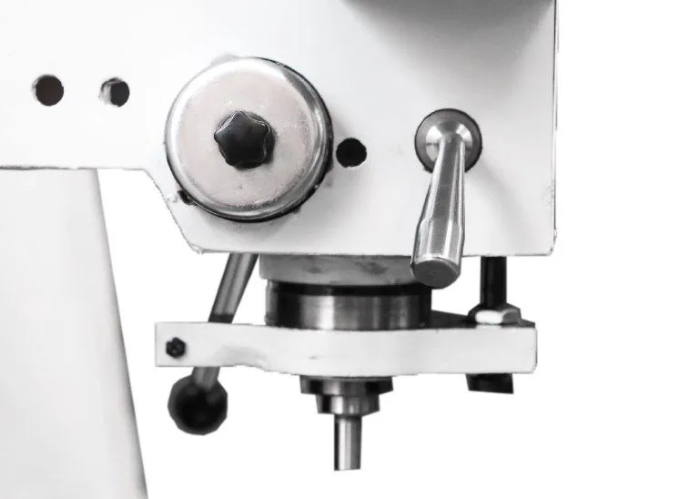 Фрезерный станок METAL MASTER MF-32V Фрезерный станок METAL MASTER MF-32V