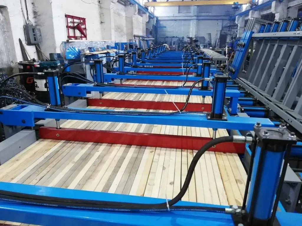 Горизонтальный пресс с подъемными фронтальными прижимами HSL300-12.4GP Горизонтальный пресс с подъемными фронтальными прижимами HSL300-12.4GP