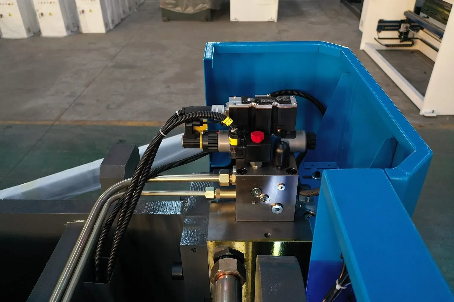 MetalTec HBC 70/2500 4+1 ЧПУ МТ-15 Листогибочный пресс с ЧПУ MetalTec HBC 70/2500 4+1 ЧПУ МТ-15 Листогибочный пресс с ЧПУ