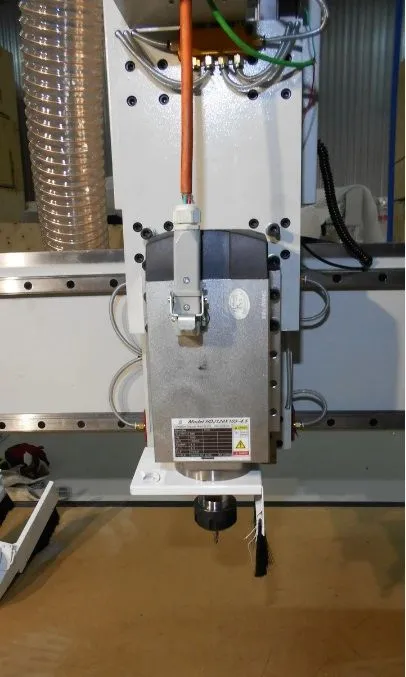 Фрезерный станок с ЧПУ LTT-1325A Фрезерный станок с ЧПУ LTT-1325A
