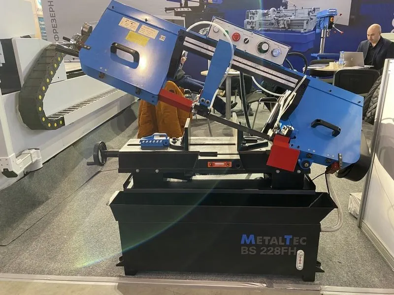 Ленточнопильный станок для резки металла MetalTec BS 228 FH Ленточнопильный станок для резки металла MetalTec BS 228 FH