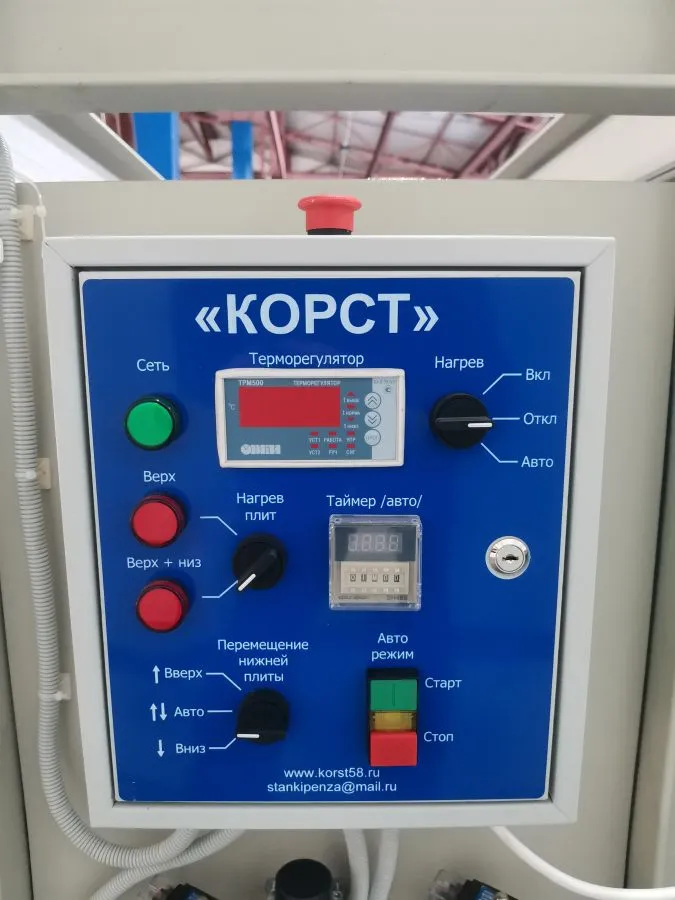 Горячий пневматический пресс Корст ГПП-3012 для склеивания и облицовки заготовок Горячий пневматический пресс Корст ГПП-3012 для склеивания и облицовки заготовок