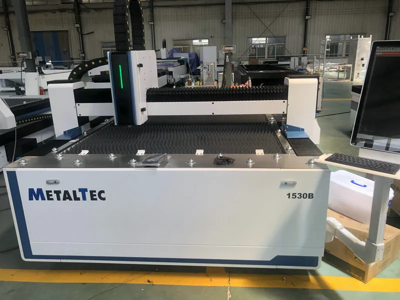 Оптоволоконный лазерный станок для резки металла MetalTec 1530B (1500W) Оптоволоконный лазерный станок для резки металла MetalTec 1530B (1500W)