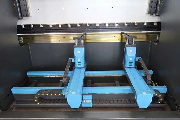 MetalTec HBC 135/3200 Листогибочные гидравлические прессы с ЧПУ MetalTec HBC 135/3200 Листогибочные гидравлические прессы с ЧПУ