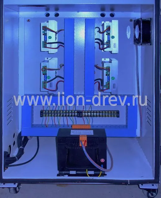 Фрезерный станок с ЧПУ LTT-2140 Фрезерный станок с ЧПУ LTT-2140