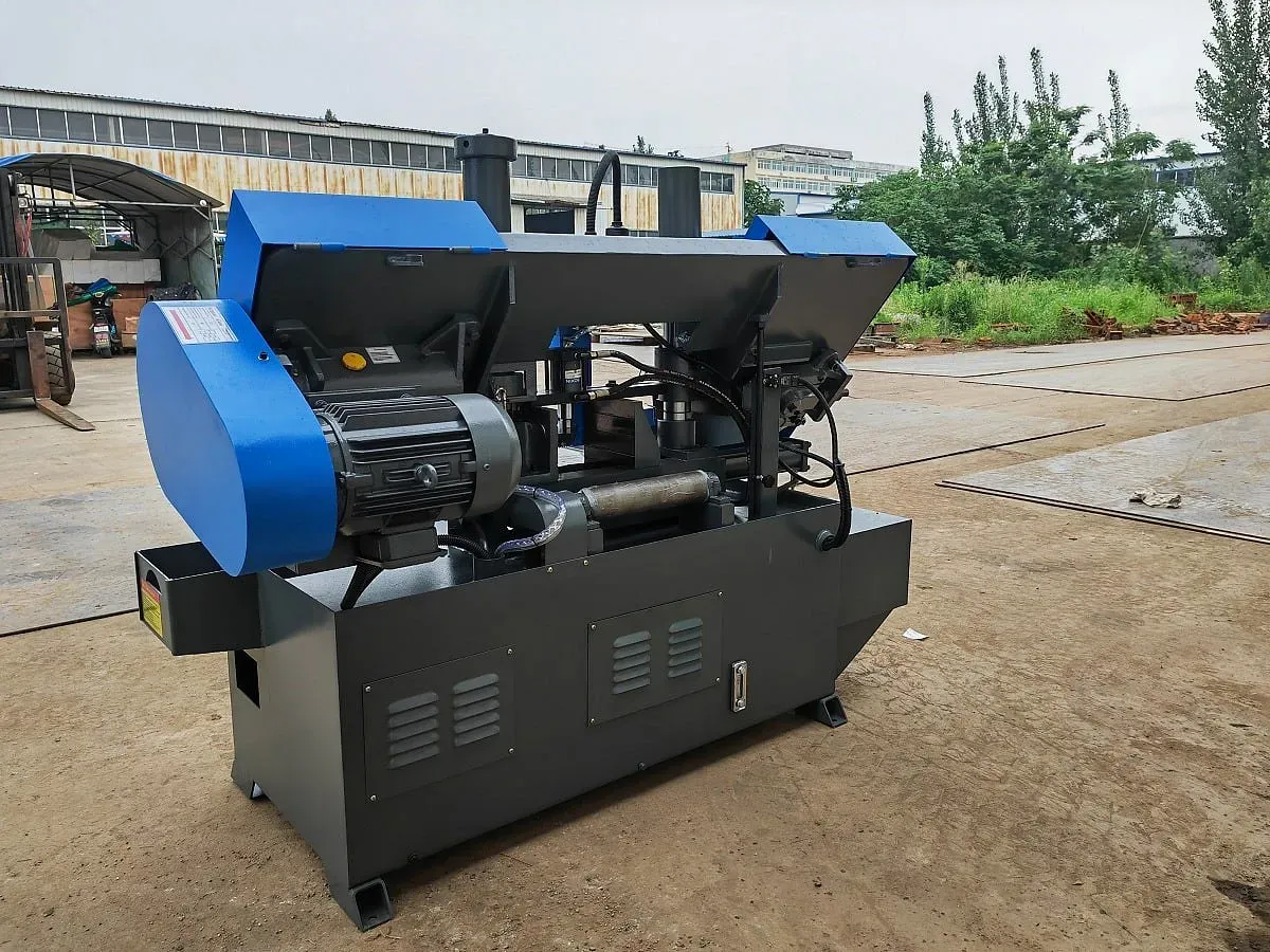 MetalTec BS 200 CH ленточнопильный станок для резки металла под углом 90° MetalTec BS 200 CH ленточнопильный станок для резки металла под углом 90°