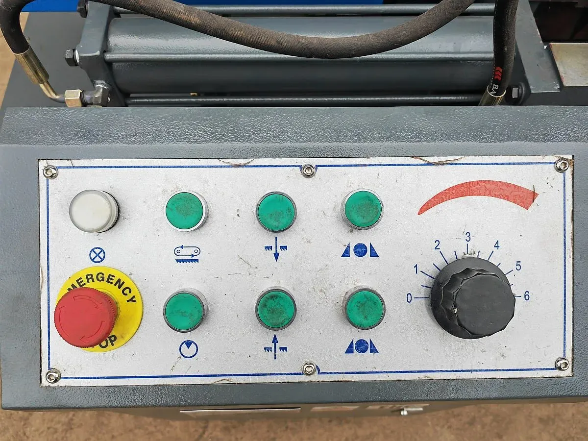 MetalTec MBS 350/50 CH ленточнопильный станок для резки металла под углом 90° MetalTec MBS 350/50 CH ленточнопильный станок для резки металла под углом 90°