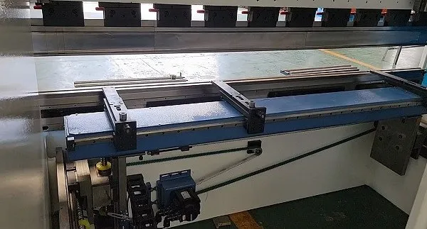 MetalTec HBC 170/3200 Листогибочный гидравлический пресс с ЧПУ MetalTec HBC 170/3200 Листогибочный гидравлический пресс с ЧПУ