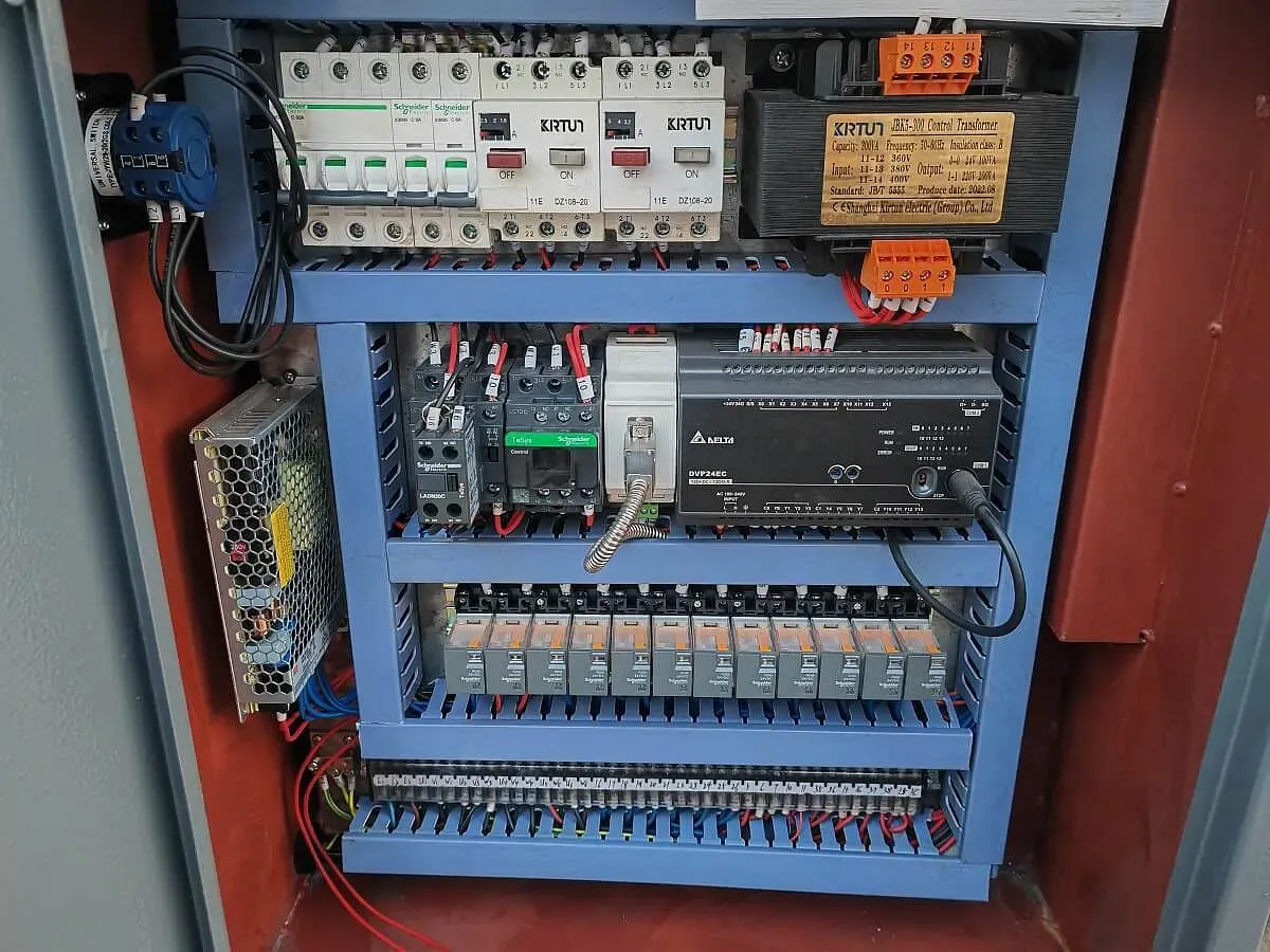MetalTec MBS 330 CА автоматический колонный ленточнопильный станок MetalTec MBS 330 CА автоматический колонный ленточнопильный станок