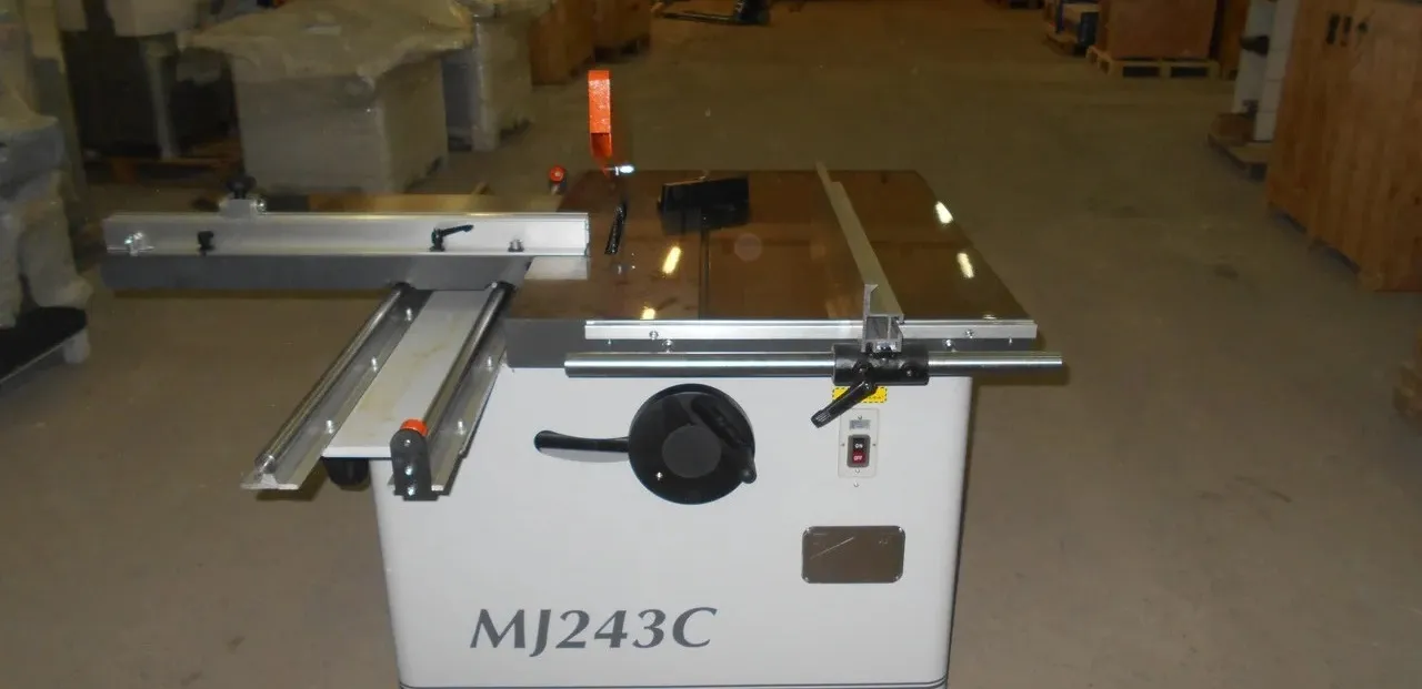 Круглопильный станок MJ243C Круглопильный станок MJ243C