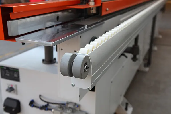 Станок для облицовывания кромок мебельных деталей WoodTec EdgeMatic 600C PRO Станок для облицовывания кромок мебельных деталей WoodTec EdgeMatic 600C PRO