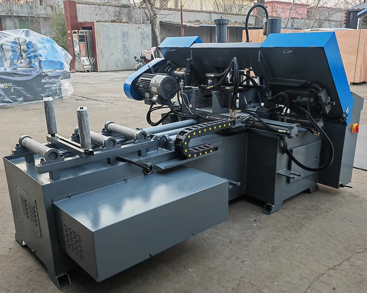 Автоматический колонный ленточнопильный станок MetalTec BS 300 CA Автоматический колонный ленточнопильный станок MetalTec BS 300 CA