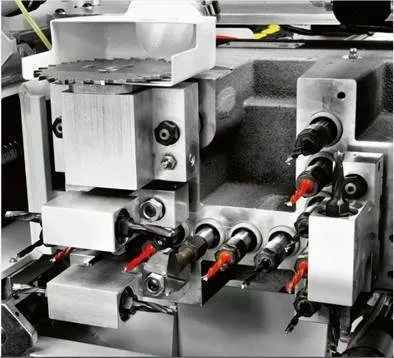 Сверлильный центр с ЧПУ SCM Morbidelli CX100 Сверлильный центр с ЧПУ SCM Morbidelli CX100
