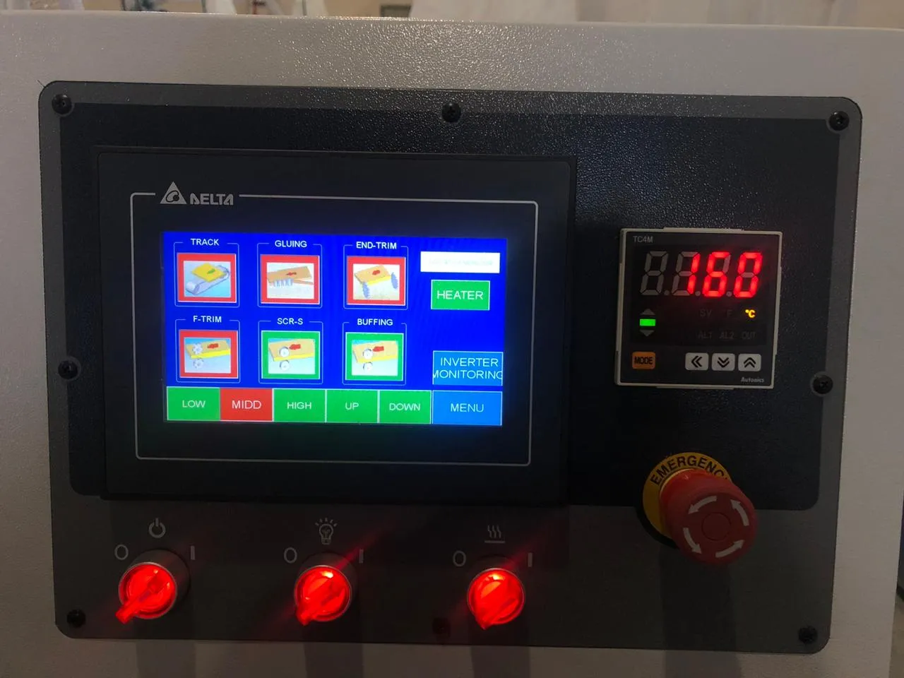 Станок для облицовывания кромок мебельных деталей WoodTec EdgeMatic 400С PRO Станок для облицовывания кромок мебельных деталей WoodTec EdgeMatic 400С PRO