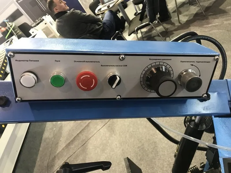 Ленточнопильный станок для резки металла MetalTec BS 228 FH Ленточнопильный станок для резки металла MetalTec BS 228 FH