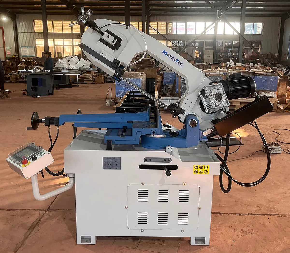 Автоматический ленточнопильный станок для резки металла MetalTec BS 270 FA Автоматический ленточнопильный станок для резки металла MetalTec BS 270 FA
