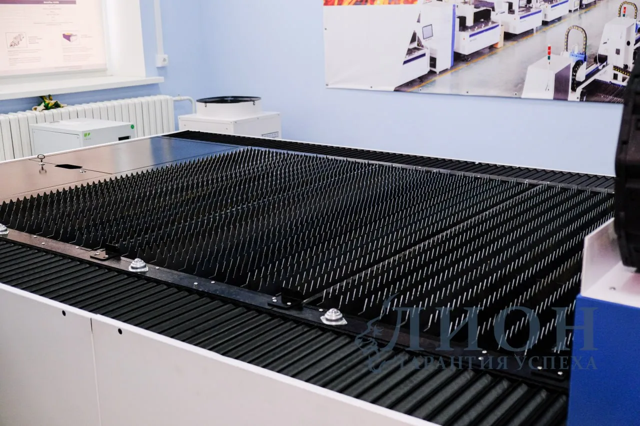 Оптоволоконный лазерный станок для резки металла MetalTec 1530 S (3000W) Оптоволоконный лазерный станок для резки металла MetalTec 1530 S (3000W)