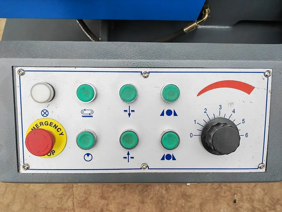 MetalTec BS 600 CH ленточнопильный станок для резки металла под углом 90° MetalTec BS 600 CH ленточнопильный станок для резки металла под углом 90°