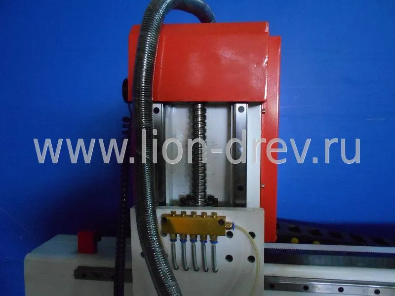 Фрезерный станок с ЧПУ LTT-1313 Фрезерный станок с ЧПУ LTT-1313