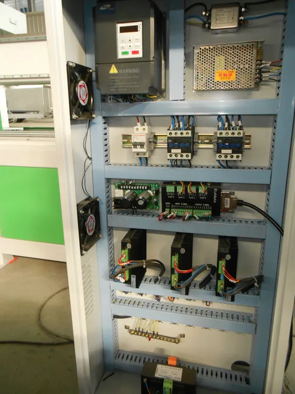 Токарно-фрезерный станок с ЧПУ WoodTec T 1500 Токарно-фрезерный станок с ЧПУ WoodTec T 1500