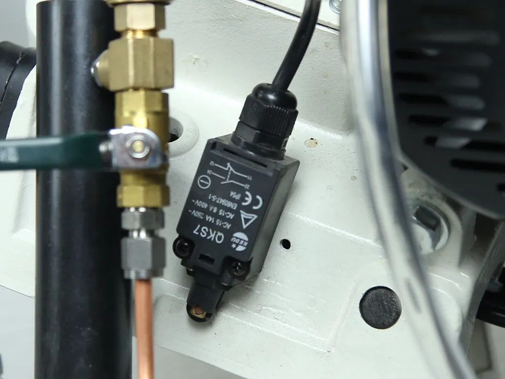 Ленточнопильный станок METAL MASTER BSM-128HDRC 380 V Ленточнопильный станок METAL MASTER BSM-128HDRC 380 V
