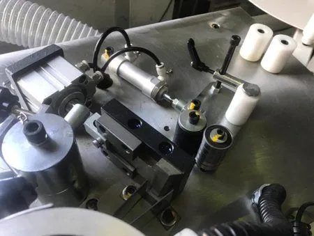Кромкооблицовочный станок с ручной подачей WoodTec VECTOR NEW Кромкооблицовочный станок с ручной подачей WoodTec VECTOR NEW