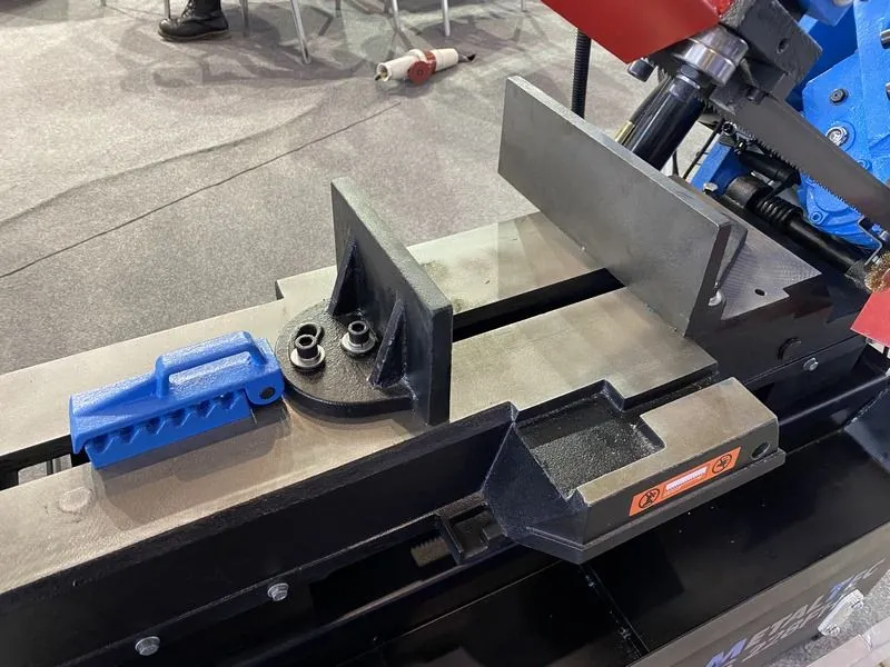 Ленточнопильный станок для резки металла MetalTec BS 228 FH Ленточнопильный станок для резки металла MetalTec BS 228 FH