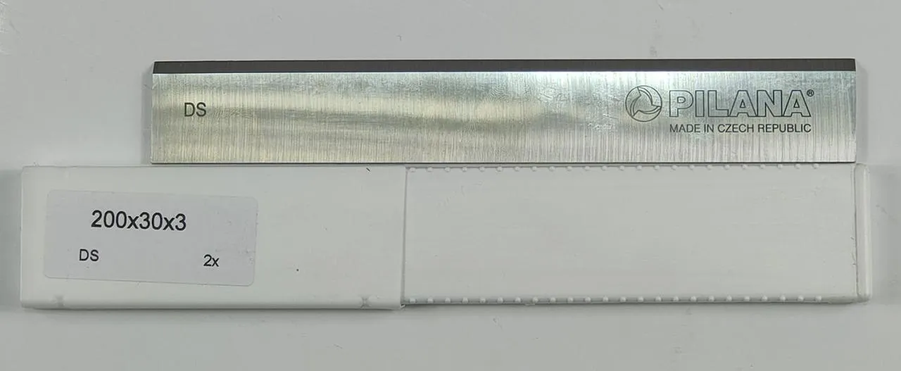 Нож строгальный "Pilana" DS 200х30х3 Нож строгальный "Pilana" DS 200х30х3