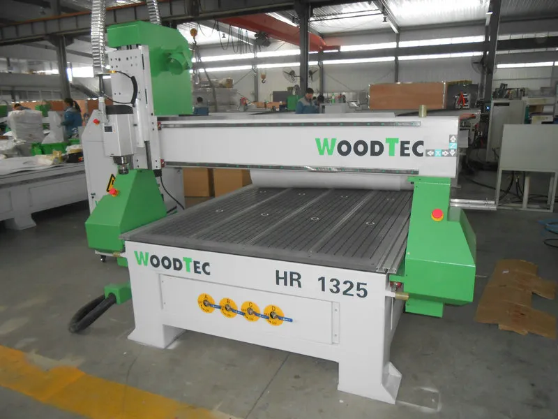 Фрезерно-гравировальный станок с ЧПУ с токарной осью WoodTec HR 1325 Фрезерно-гравировальный станок с ЧПУ с токарной осью WoodTec HR 1325