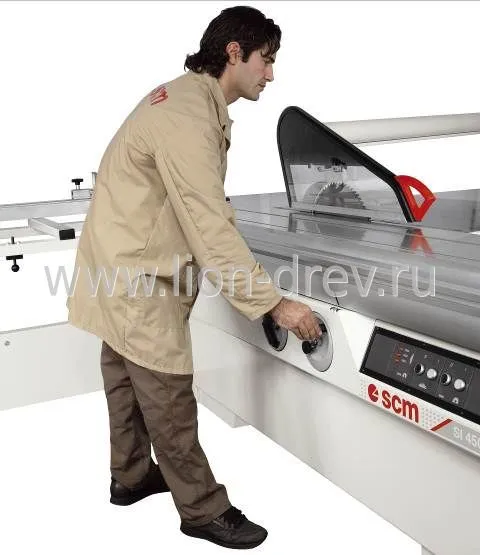 Форматно-раскроечный станок SCM SI350 Class LCD Форматно-раскроечный станок SCM SI350 Class LCD