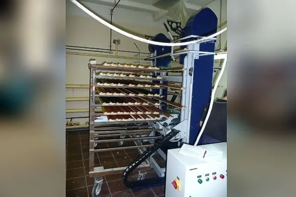 Станок для укладки/разборки погонажа на сушильные тележки Станок для укладки/разборки погонажа на сушильные тележки