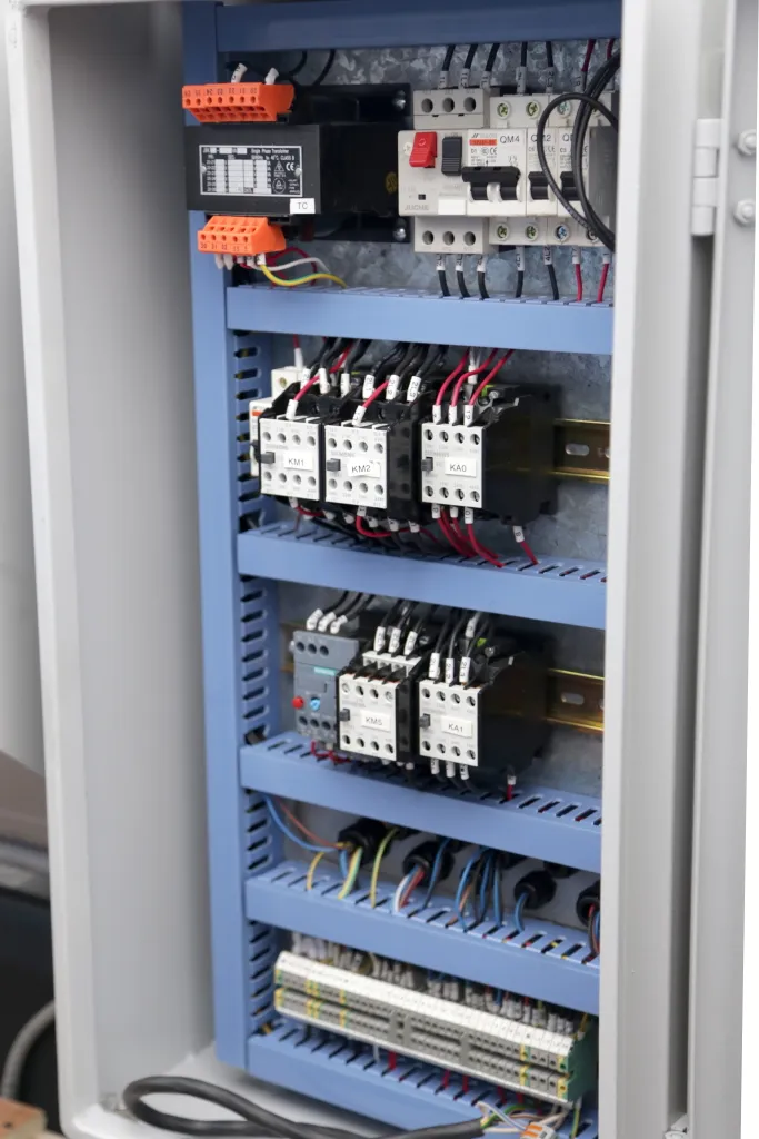Станок токарно-винторезный METAL MASTER Z 46100 DRO RFS Станок токарно-винторезный METAL MASTER Z 46100 DRO RFS