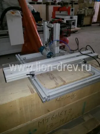 Фрезерный станок для снятия свесов мод. LTT-2 (LTT-Mini) Фрезерный станок для снятия свесов мод. LTT-2 (LTT-Mini)