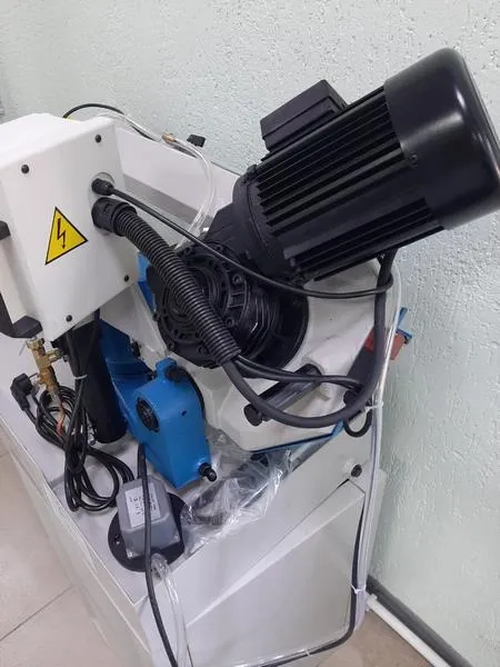 Ленточнопильный станок для резки металла MetalTec BS 170 FHE (220 V) Ленточнопильный станок для резки металла MetalTec BS 170 FHE (220 V)