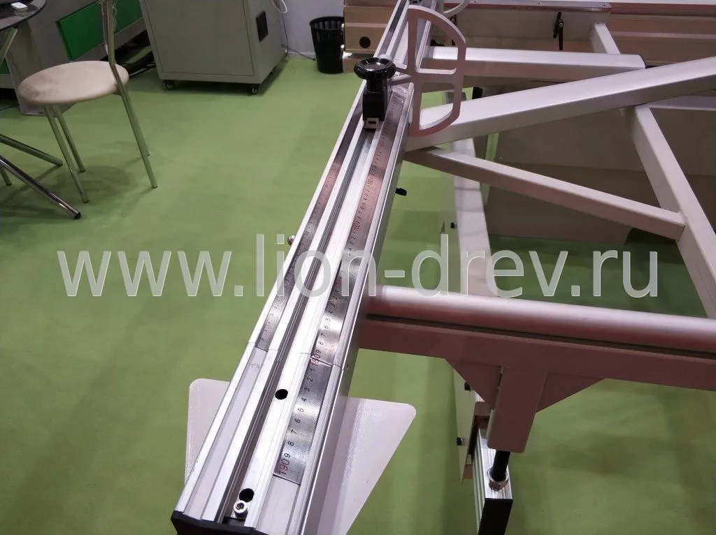 Форматно-раскроечный станок TS 6132 (MJ6132TC) Форматно-раскроечный станок TS 6132 (MJ6132TC)