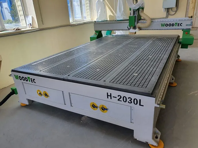 Фрезерно-гравировальный станок с ЧПУ WoodTec H 2030L Фрезерно-гравировальный станок с ЧПУ WoodTec H 2030L