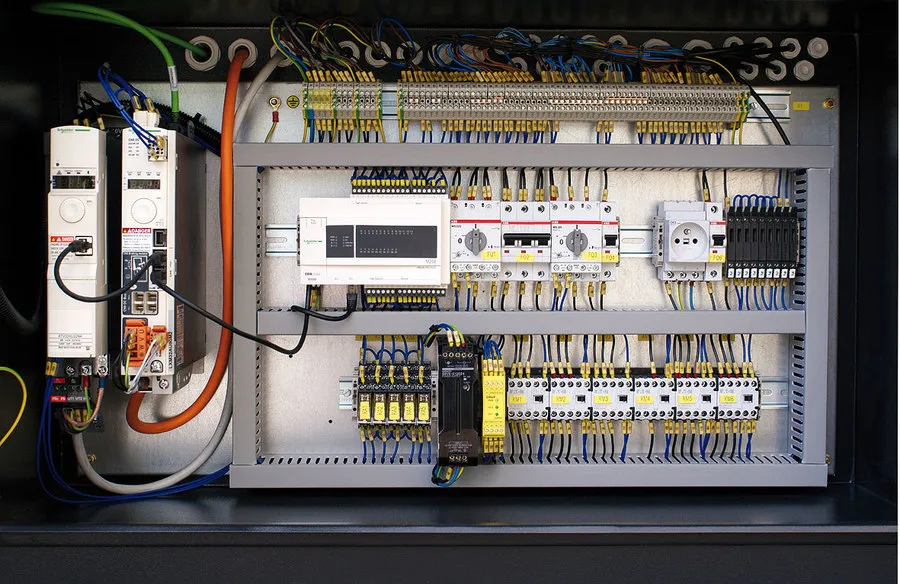 Станок ленточнопильный Pilous ARG 330 CF-NC automat Станок ленточнопильный Pilous ARG 330 CF-NC automat
