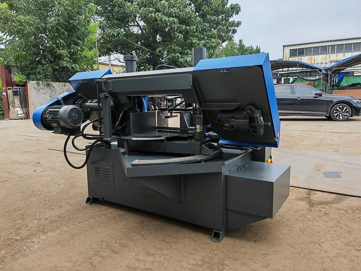 MetalTec BS 500 CZ ленточнопильный станок c поворотом пильного модуля под углом до 60° MetalTec BS 500 CZ ленточнопильный станок c поворотом пильного модуля под углом до 60°