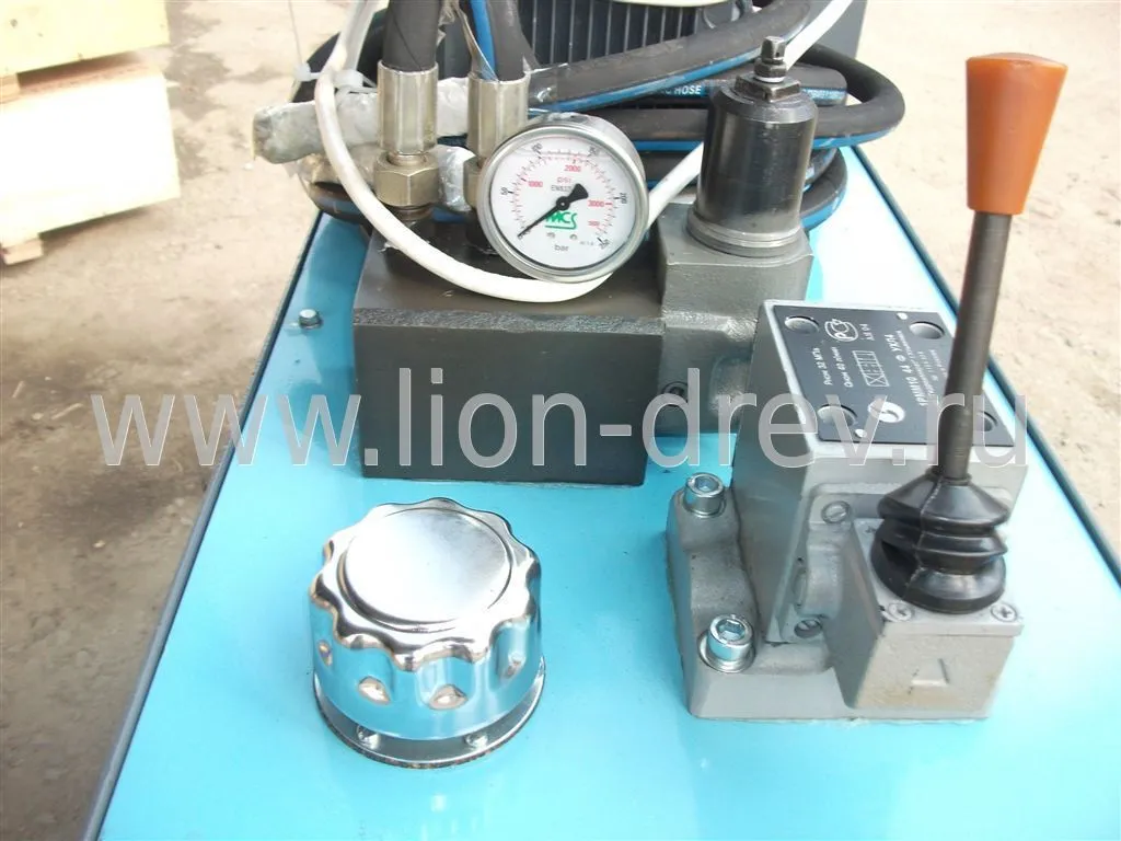 Пресс для склейки бруса SL200-3GM Пресс для склейки бруса SL200-3GM