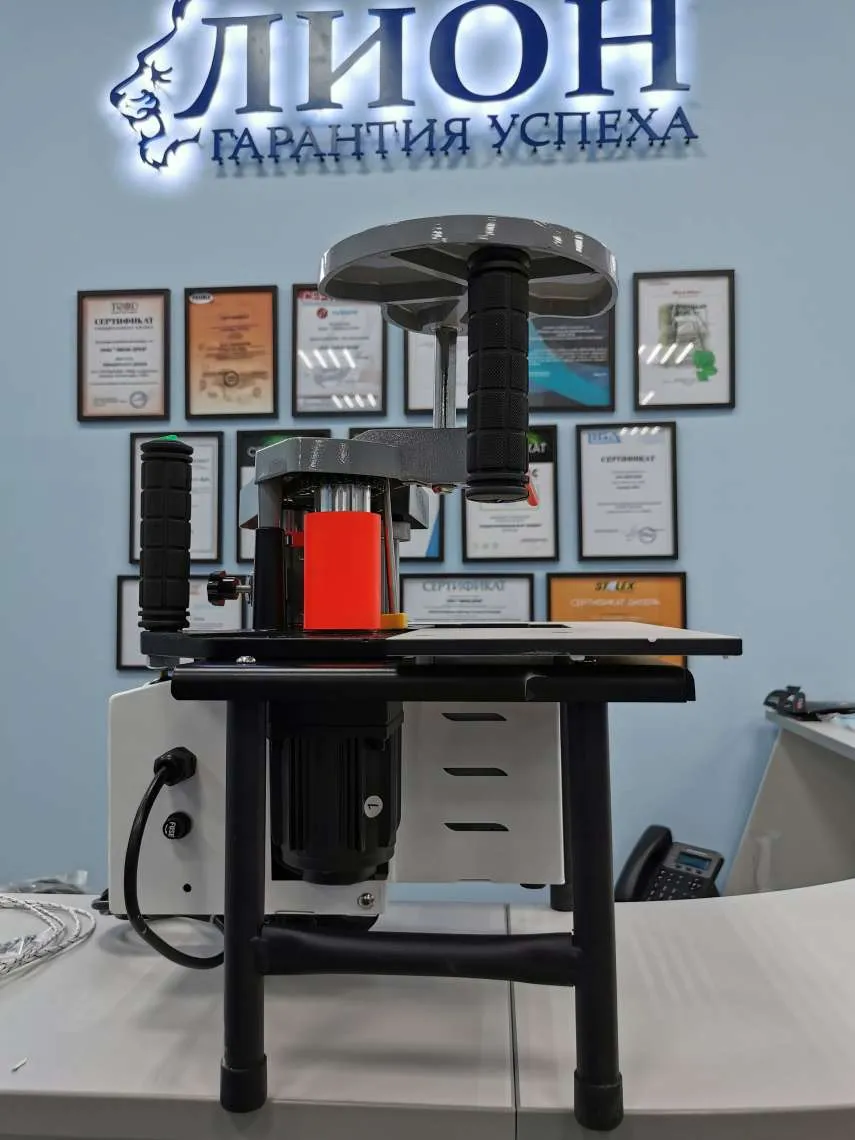 Ручной станок для облицовывания кромок WoodTec KM 40 Ручной станок для облицовывания кромок WoodTec KM 40